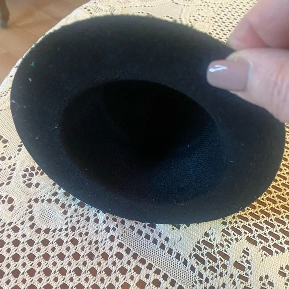 Four Piece St. Paddy’s Oufit - Picture 2 of 6